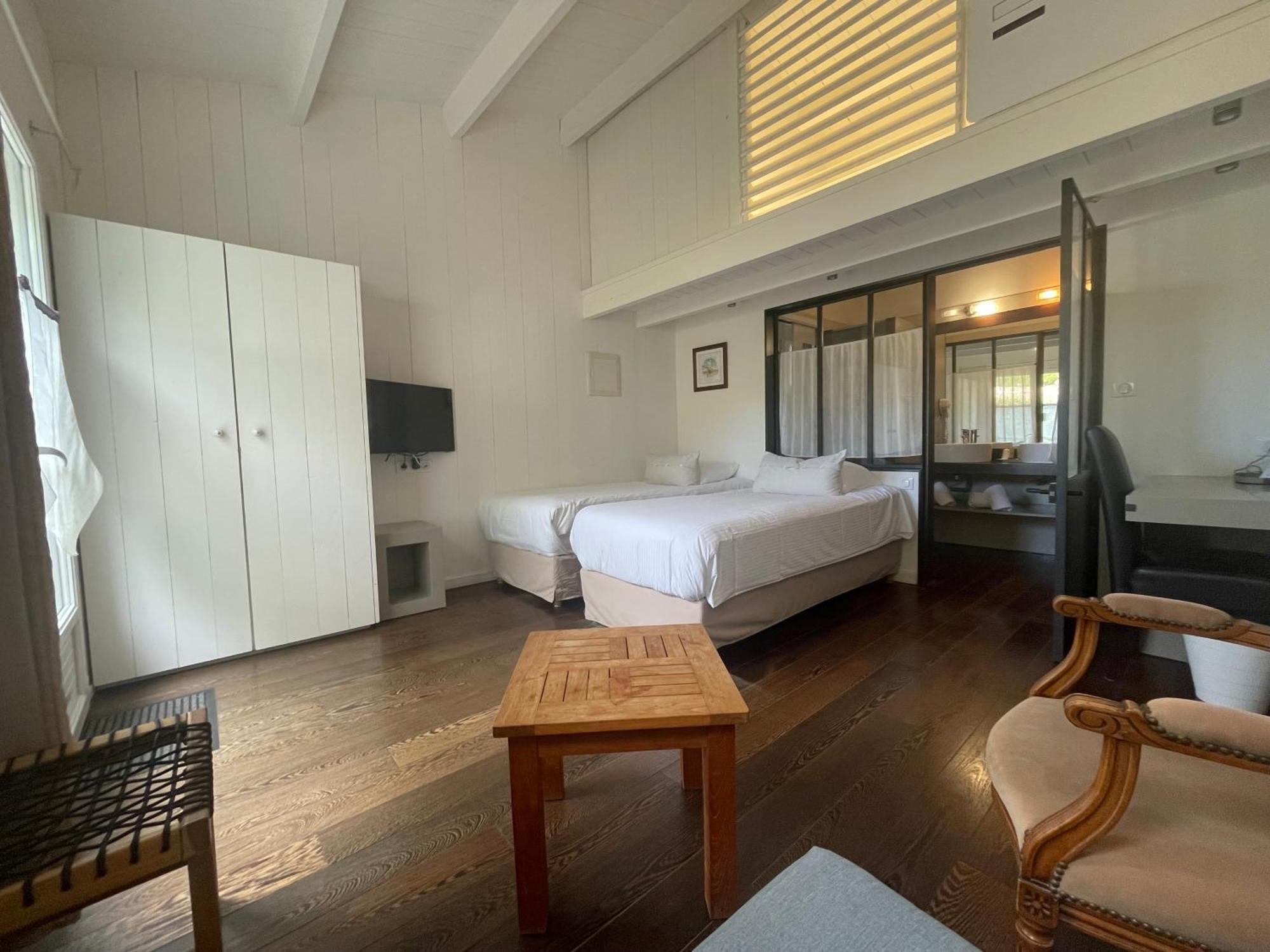 La Villa - Hotel Bien Etre 勒布瓦普拉热雷 外观 照片
